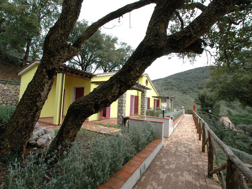 Villaggio Di Mezzo Ortano Rio Marina Ruang foto